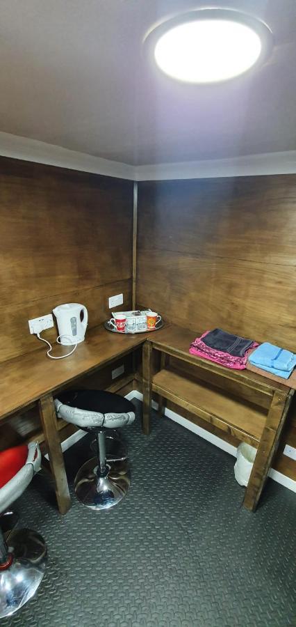 Adorable Private Suite With Free Street Parking Leicester Exterior foto
